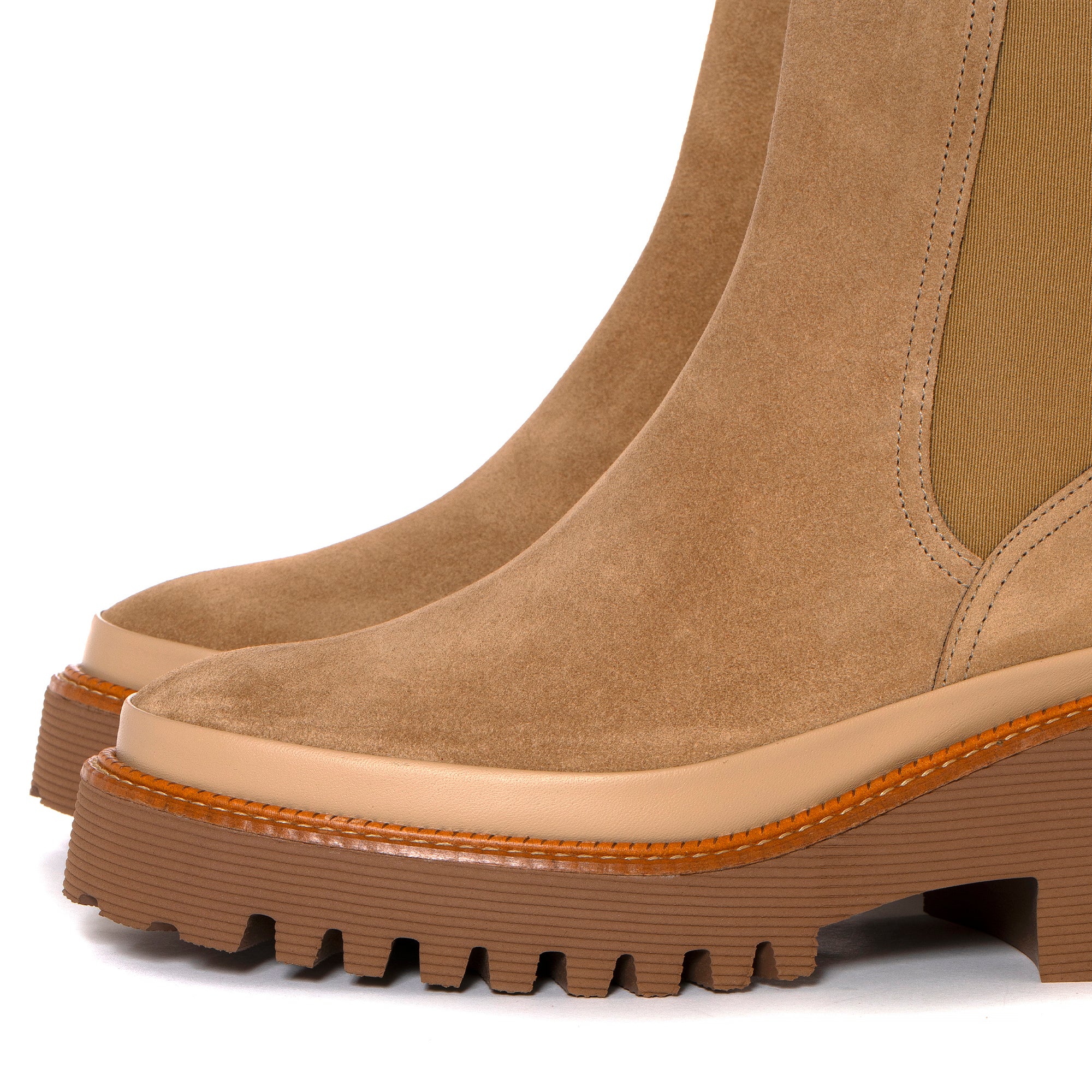 BOTIN PLATAFORMA CARMEN VELOUR CAMEL - Image 4