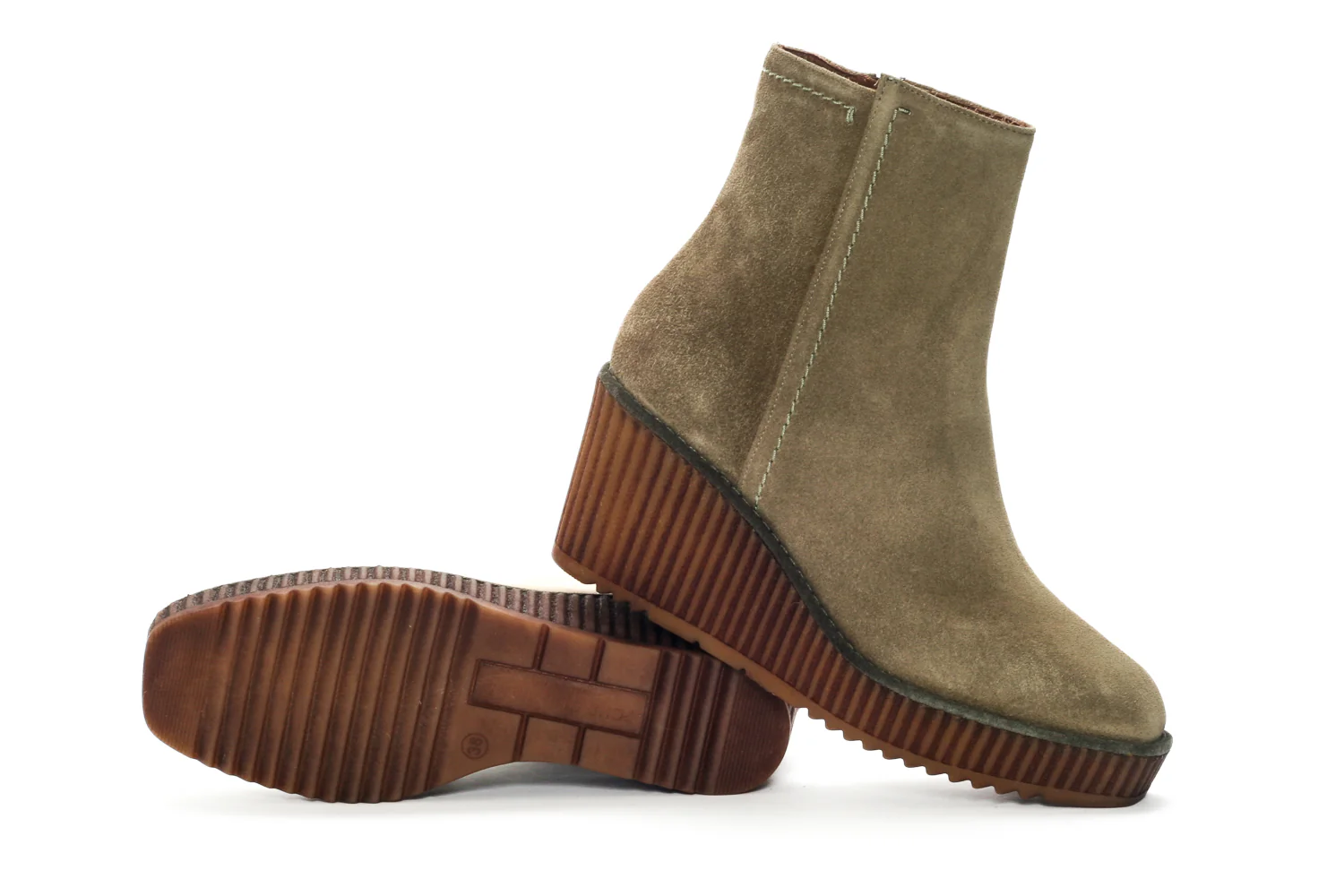 BOTIN PLATAFORMA CLAUDIA VELOUR OLIVA - Image 4