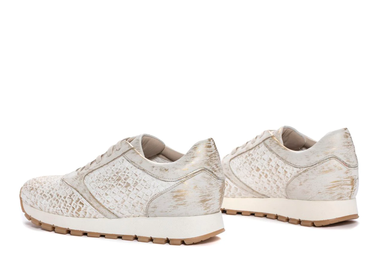 ZAPATILLA DEPORTIVA MANDY WET MILK - Image 3