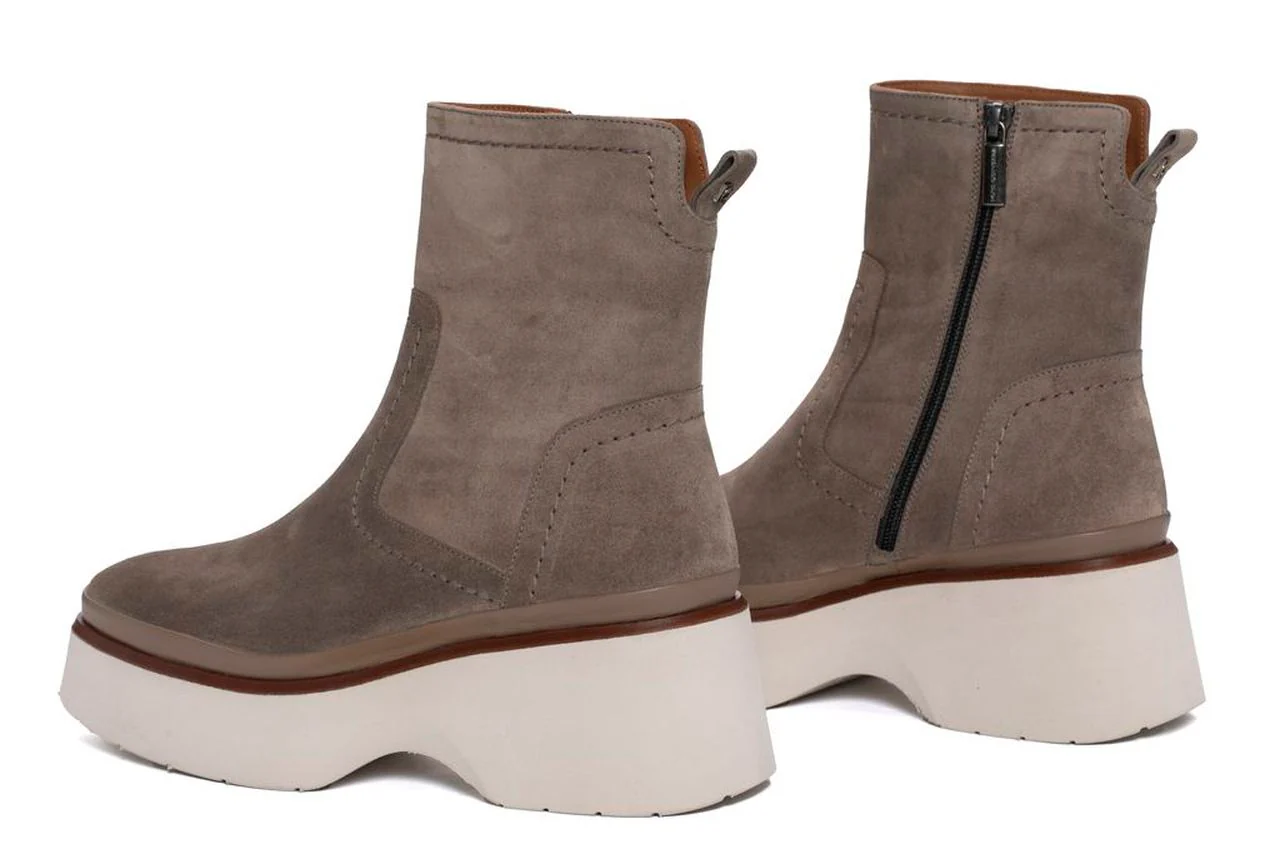 BOTIN PLATAFORMA RAQUEL VELOUR TOPO - Image 3