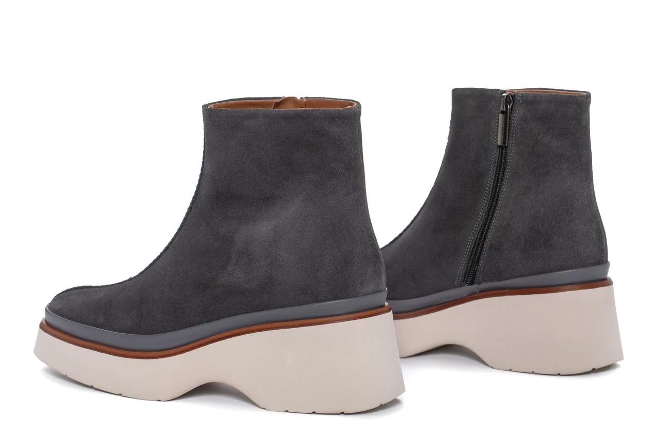 BOTIN PLATAFORMA RAQUEL VELOUR CARBON - Image 4