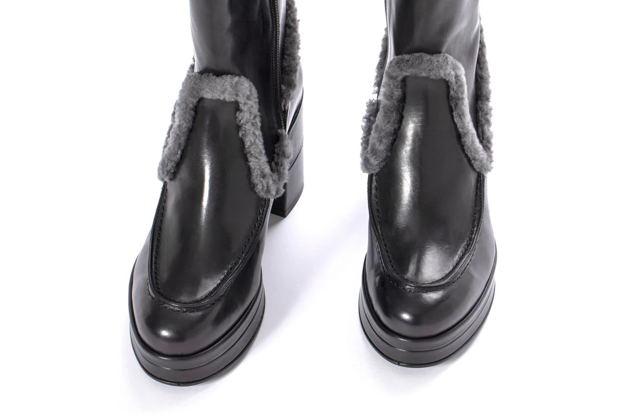 BOTIN TACON BRISA BABY CALF NEGRO + MOUTON CARBON - Image 4