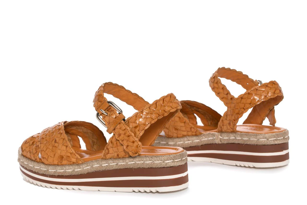 SANDALIA PLATAFORMA MILAN CAMEL - Image 3